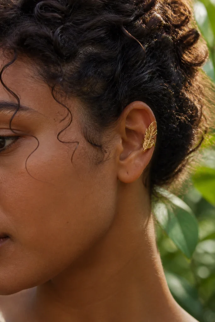 28 Ear Cuff Hairstyles for Curly Hair